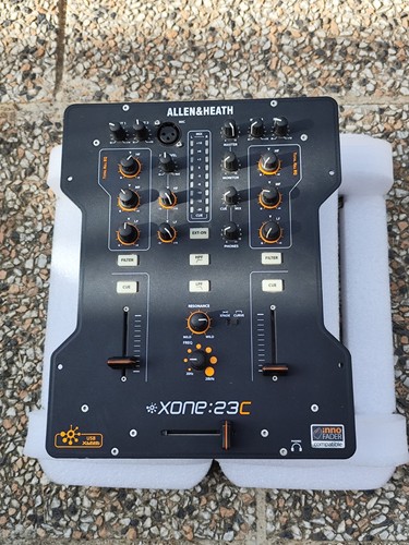 Mixer allen heath xone - &,